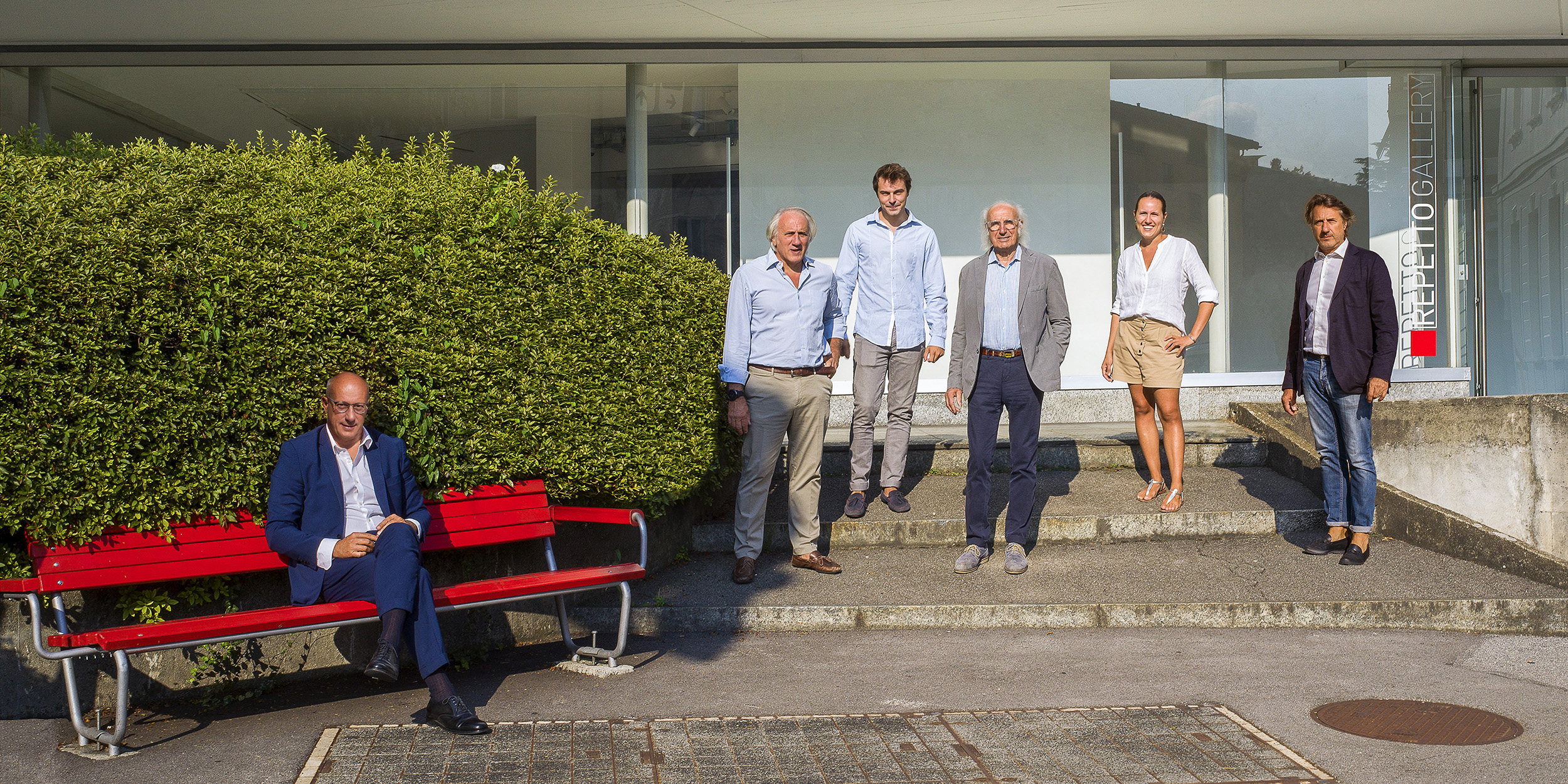 La famiglia Repetto davanti alla Repetto Gallery a Lugano